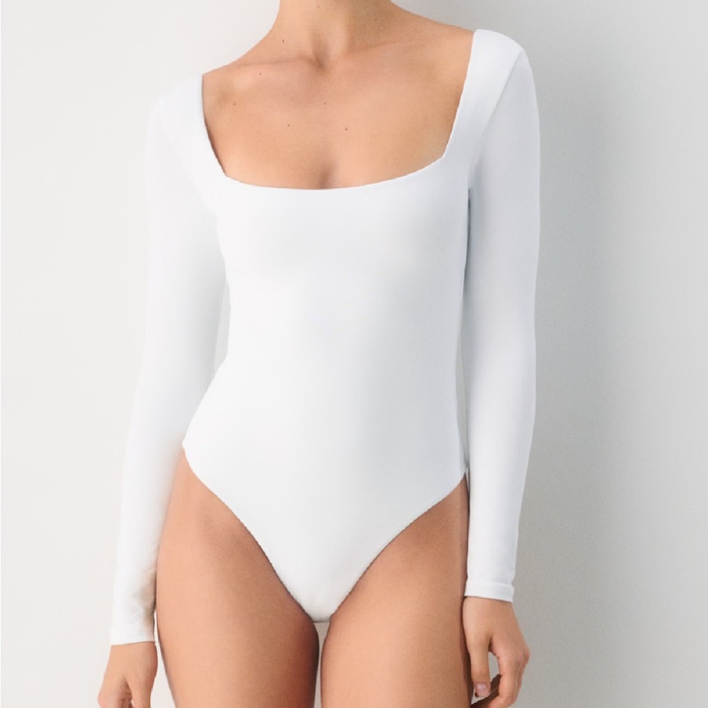 Aritzia White Long Sleeve Original Contour Squareneck Bodysuit